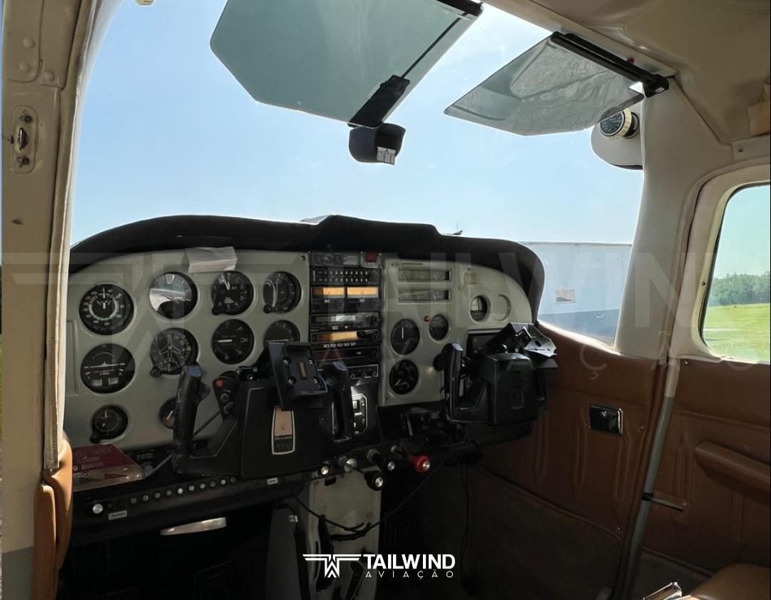 CESSNA 182P SKYLANE 1974