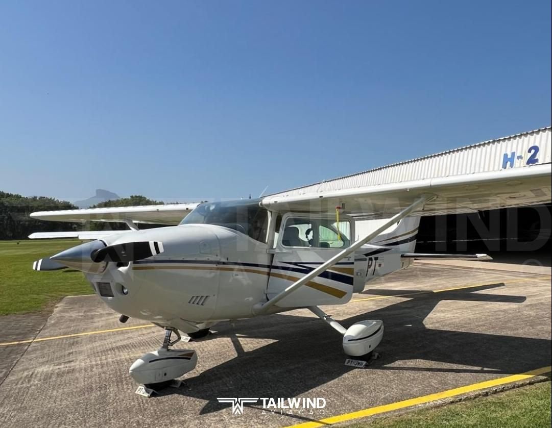 CESSNA 182P SKYLANE 1974