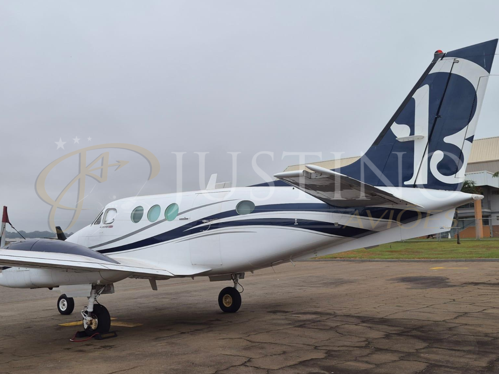 KING AIR C90A 1990 — foto 10 de 11