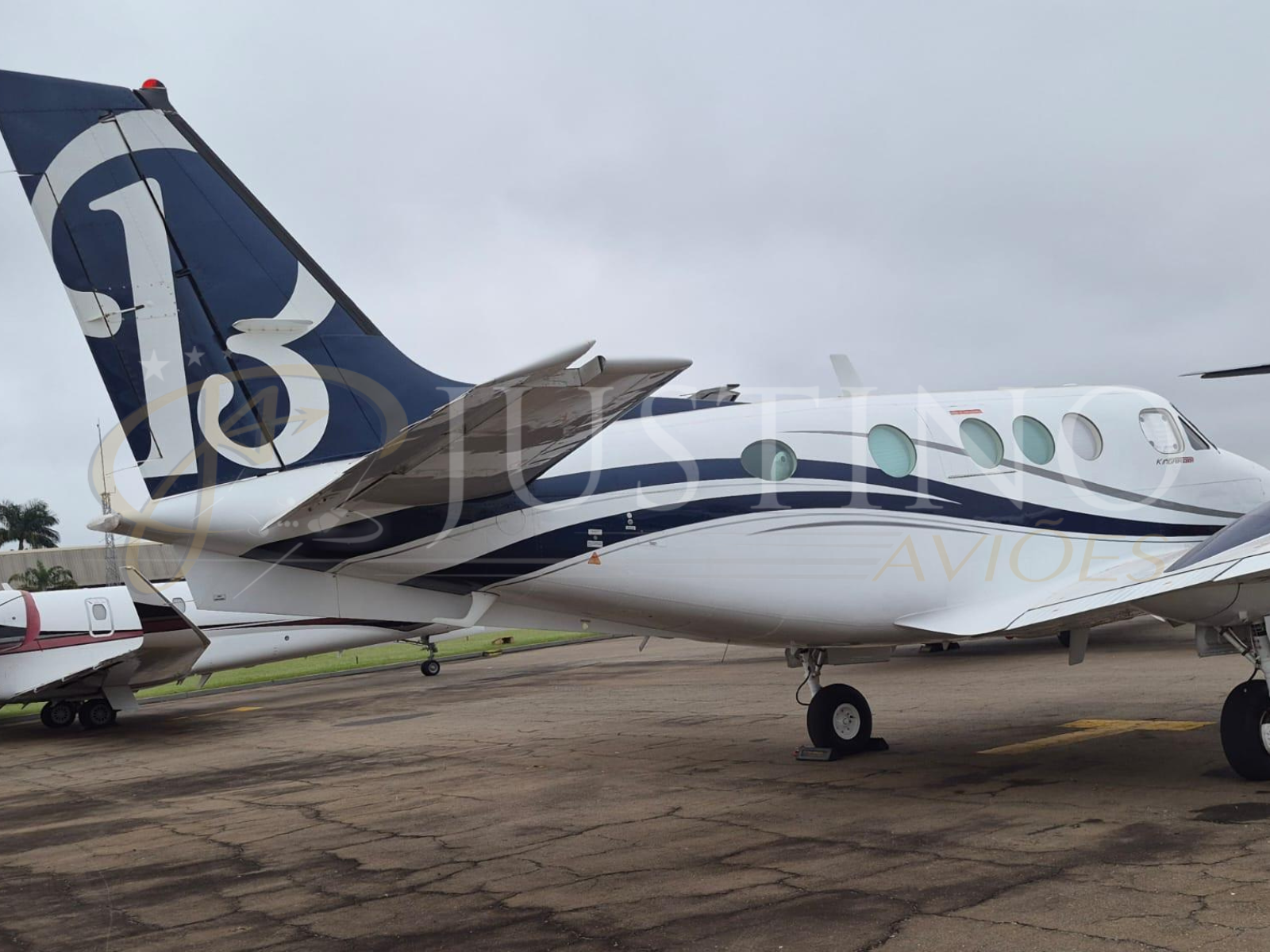 KING AIR C90A 1990 — foto 9 de 11