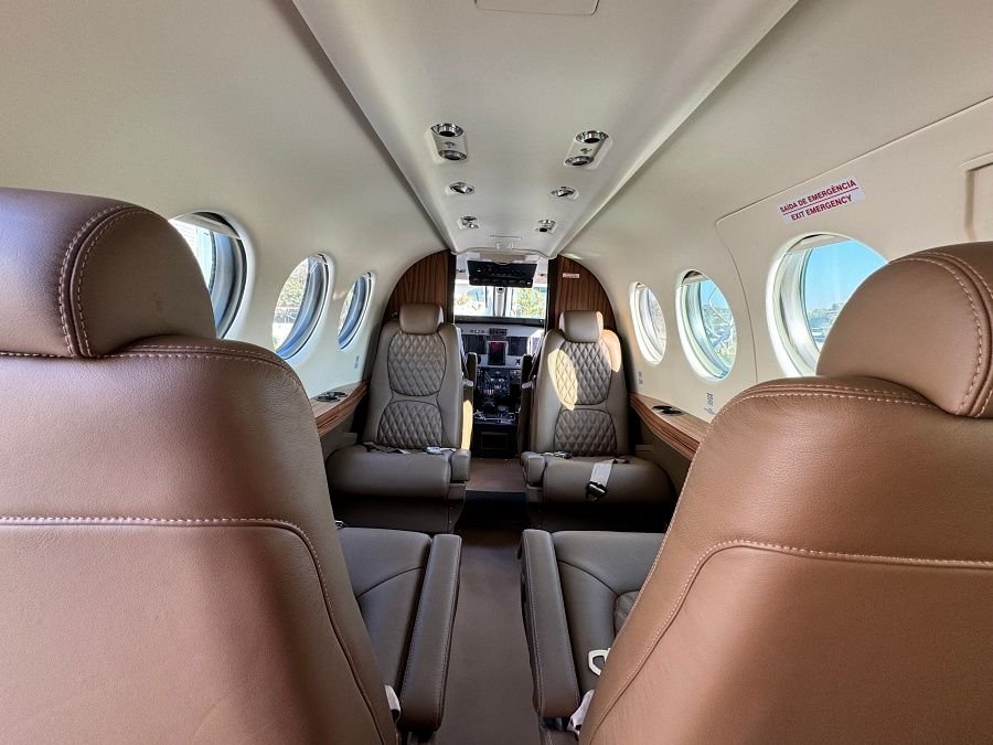 BEECHCRAFT KING AIR C90A 1990