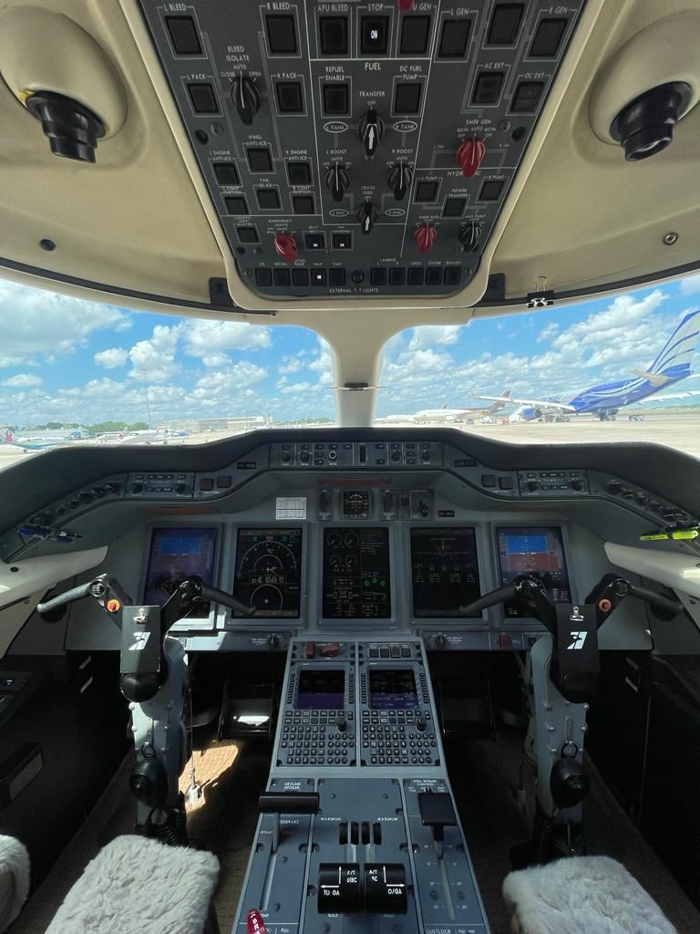 HAWKER 4000 2008 à venda