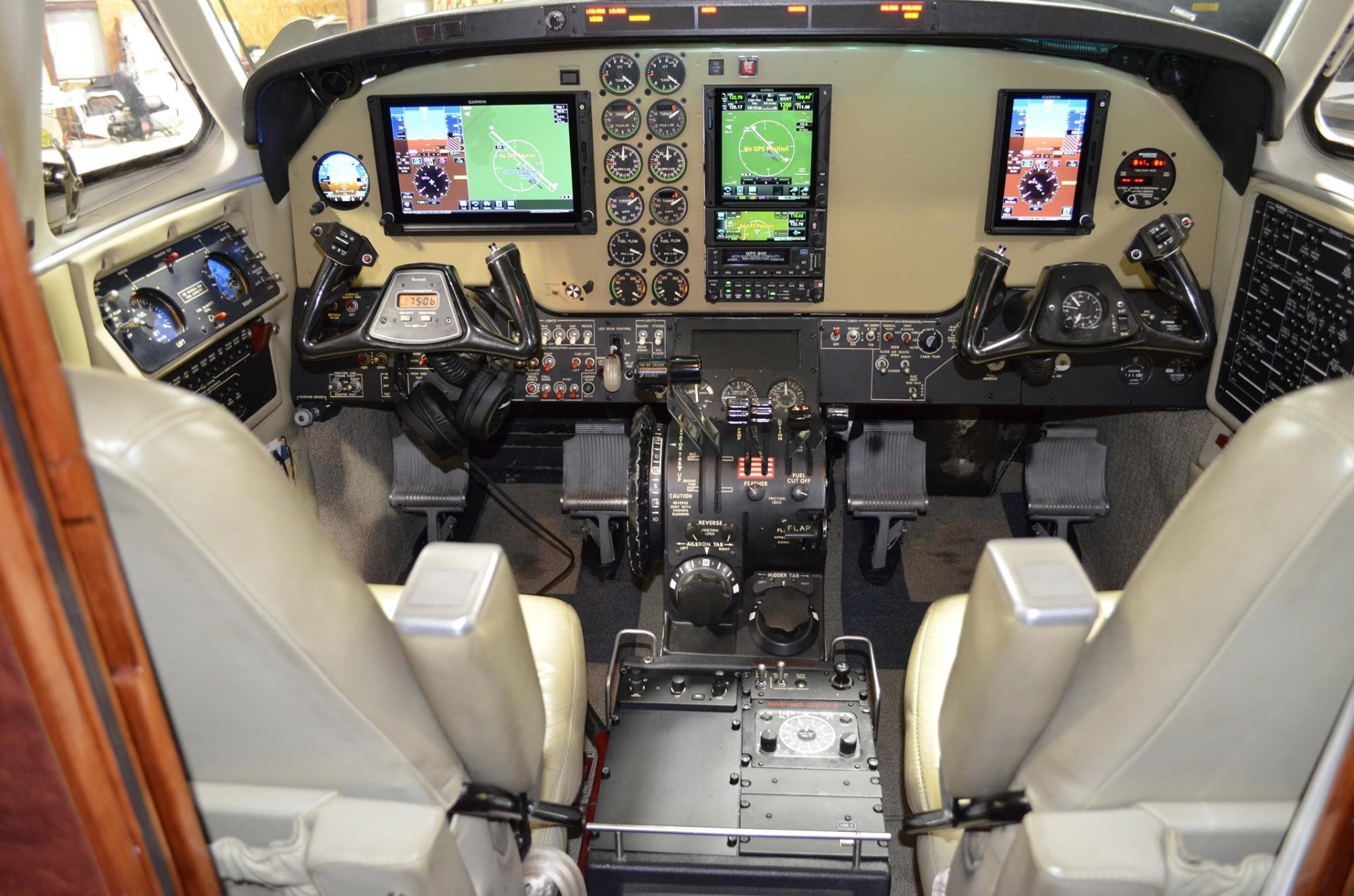BEECHCRAFT KING AIR C90B 1999