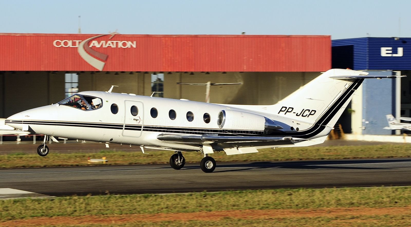 Cota Jato MITSUBISHI MU-300