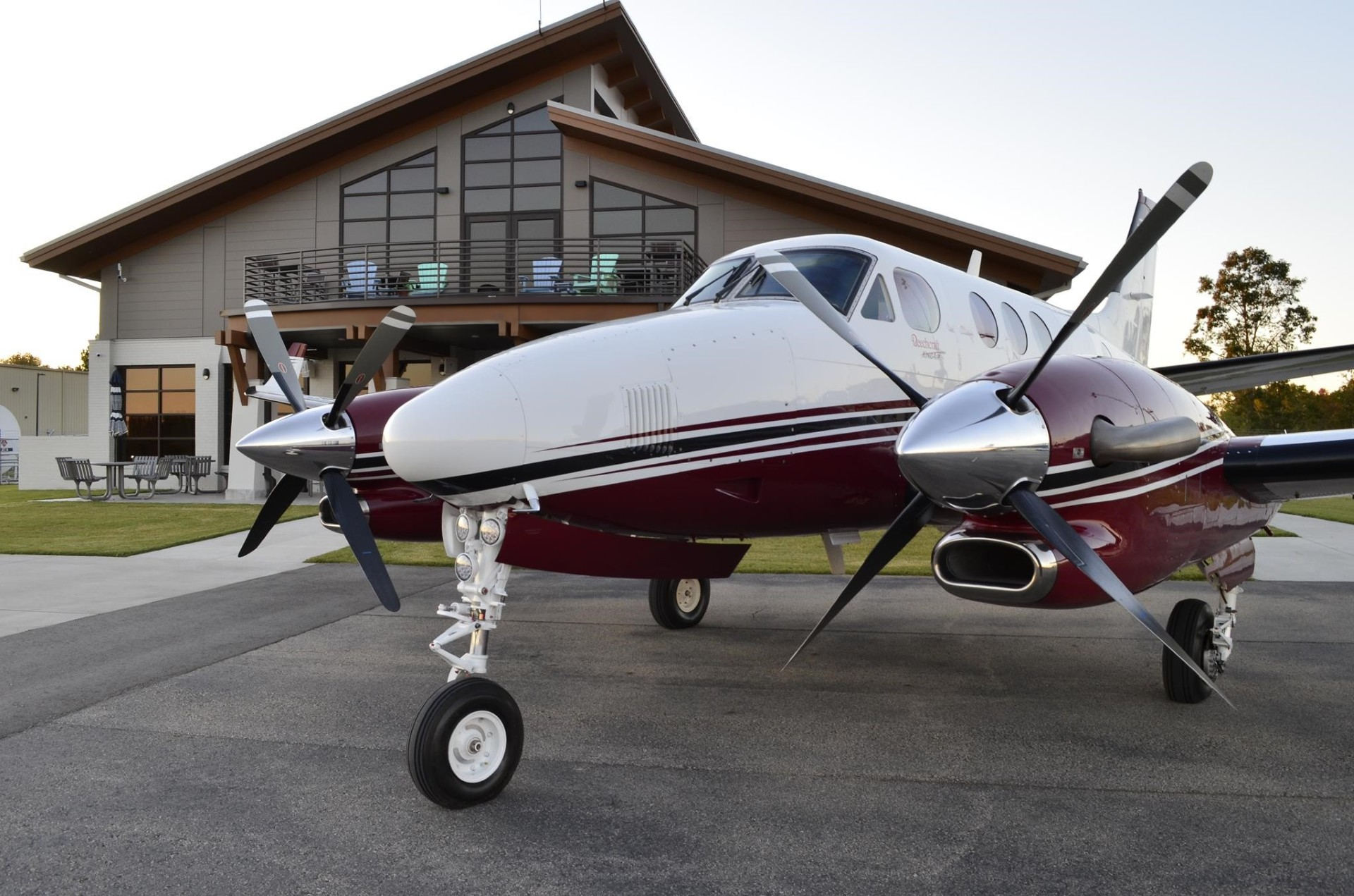 BEECHCRAFT KING AIR C90B 1999