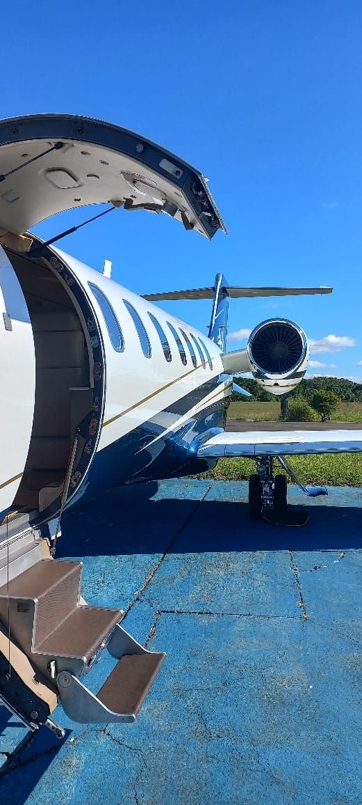 BOMBARDIER LEARJET 40XR 2006