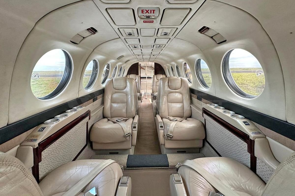 BEECHCRAFT KING AIR 350 2000
