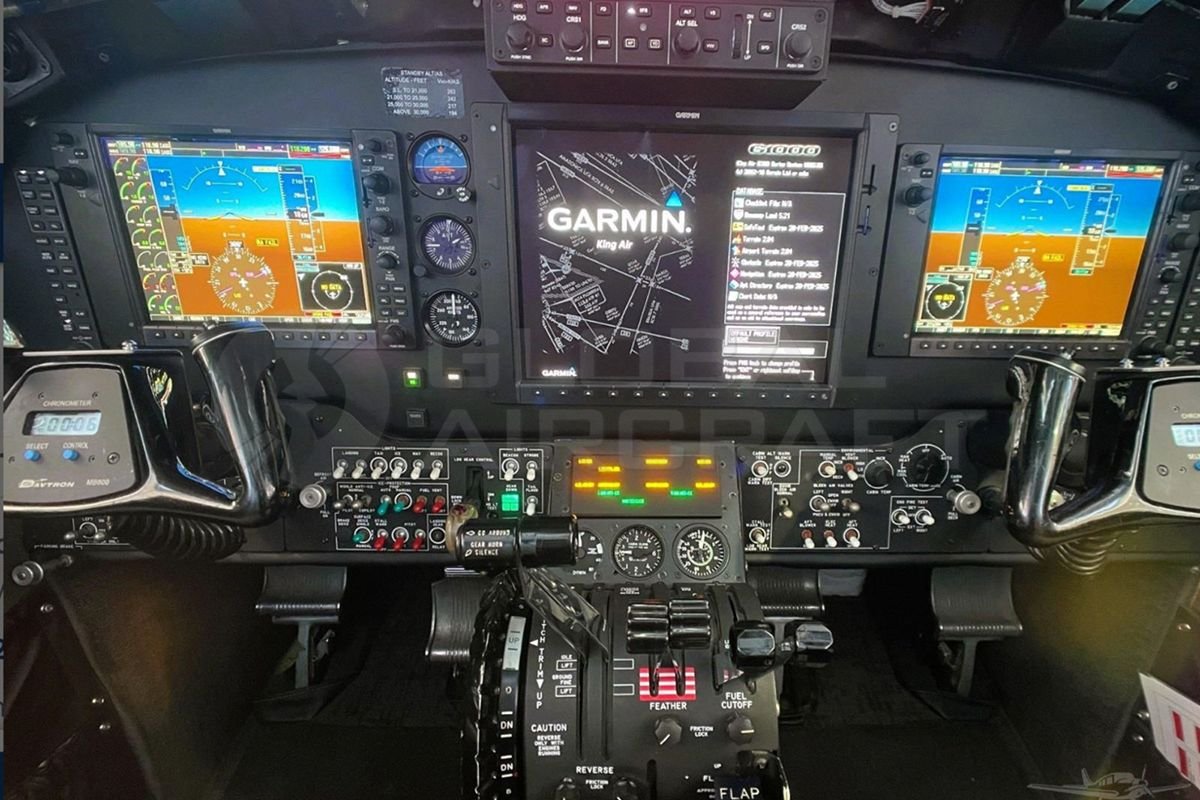 BEECHCRAFT KING AIR 350 2000