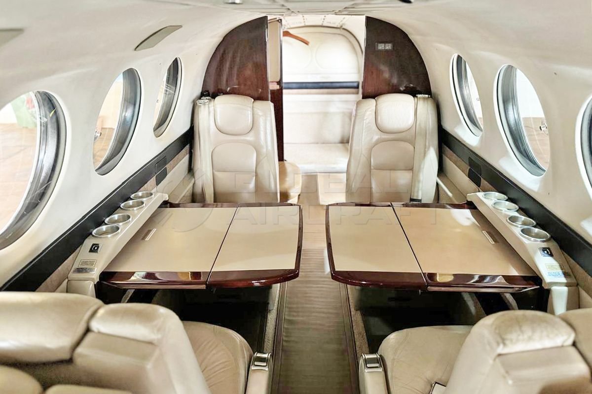 BEECHCRAFT KING AIR 350 2000