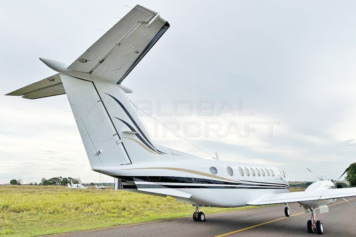 BEECHCRAFT KING AIR 350 2000