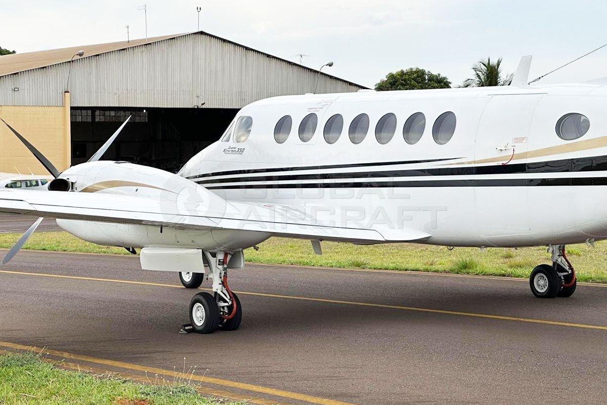 BEECHCRAFT KING AIR 350 2000