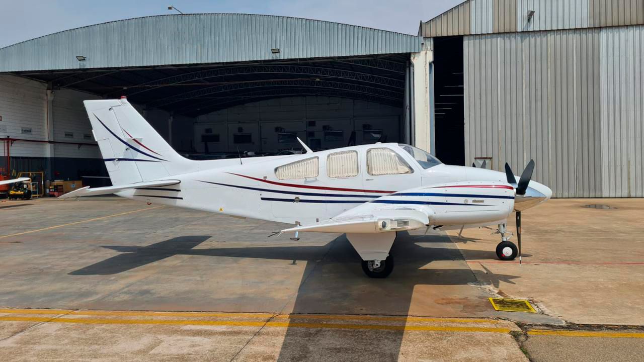 BEECHCRAFT BARON B55 1982