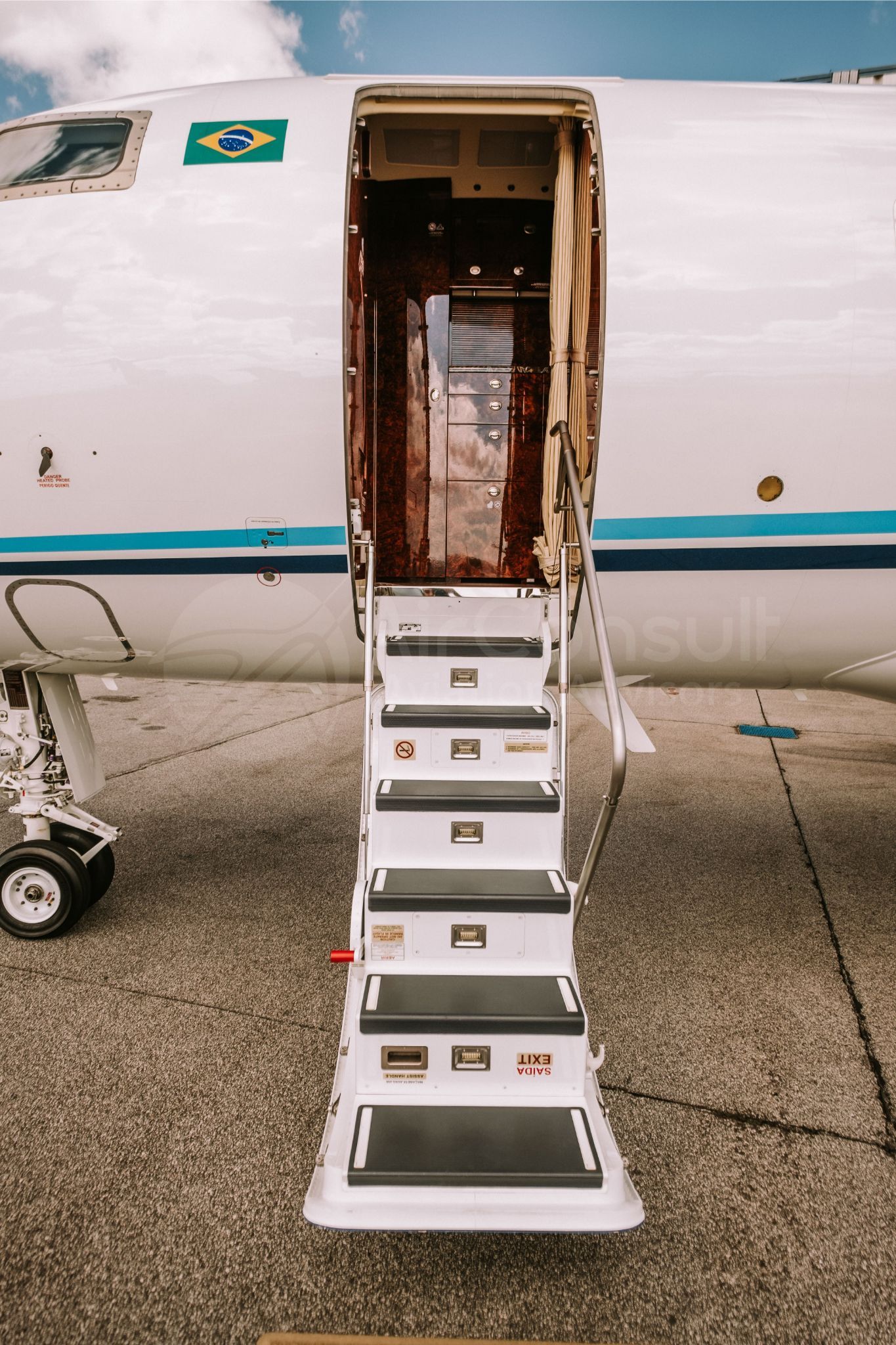 BOMBARDIER CHALLENGER 300 2008