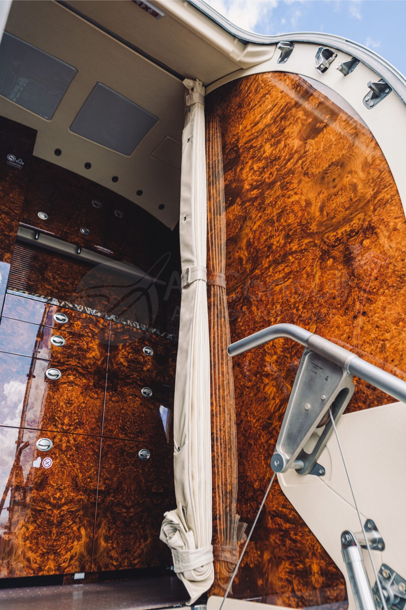 BOMBARDIER CHALLENGER 300 2008