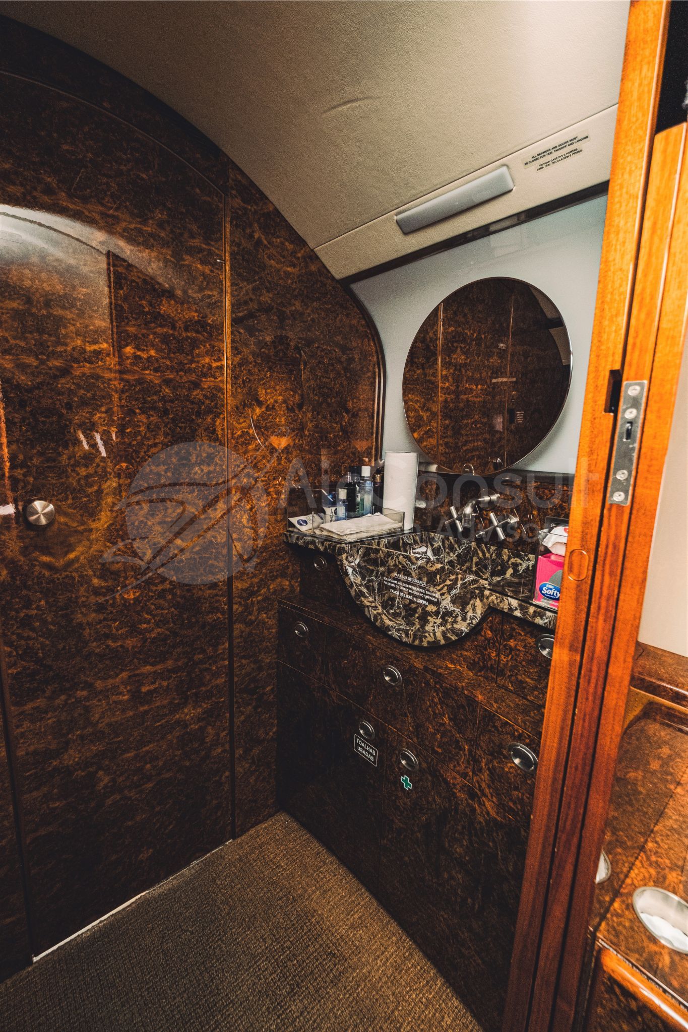 BOMBARDIER CHALLENGER 300 2008