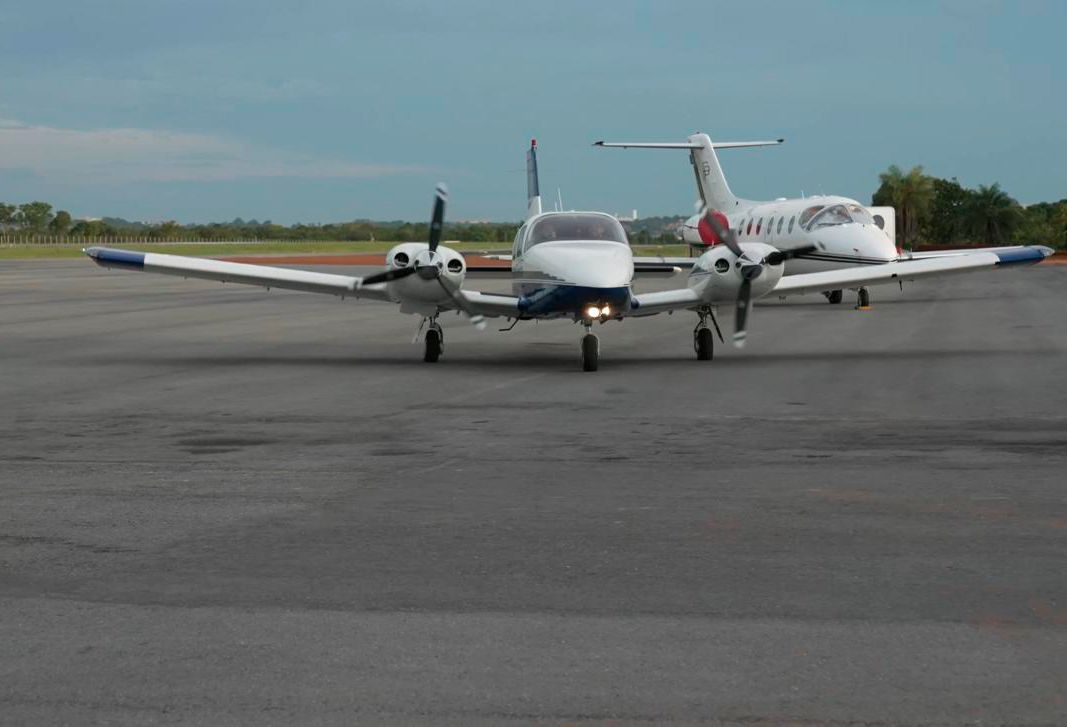 PIPER SENECA IV PA-34-220T 1995