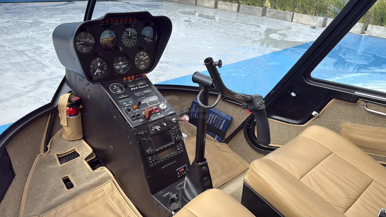 R44 RAVEN II 2011