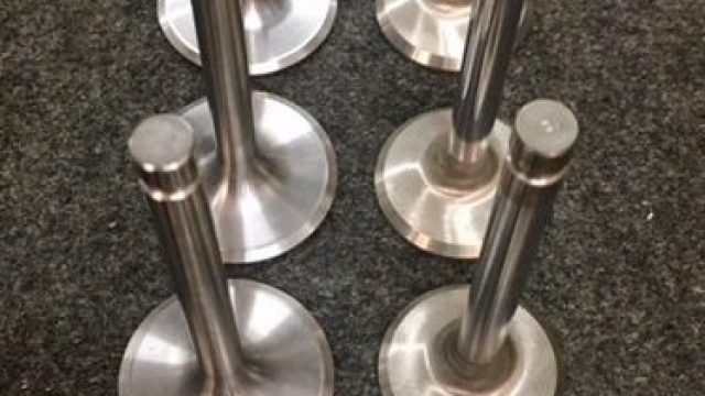 Válvulas de admissão e válvulas de escape Inconnel (Novas com FORM-8130)
