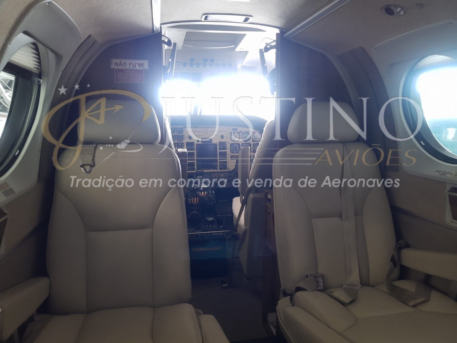 BEECHCRAFT KING AIR C90A 1988
