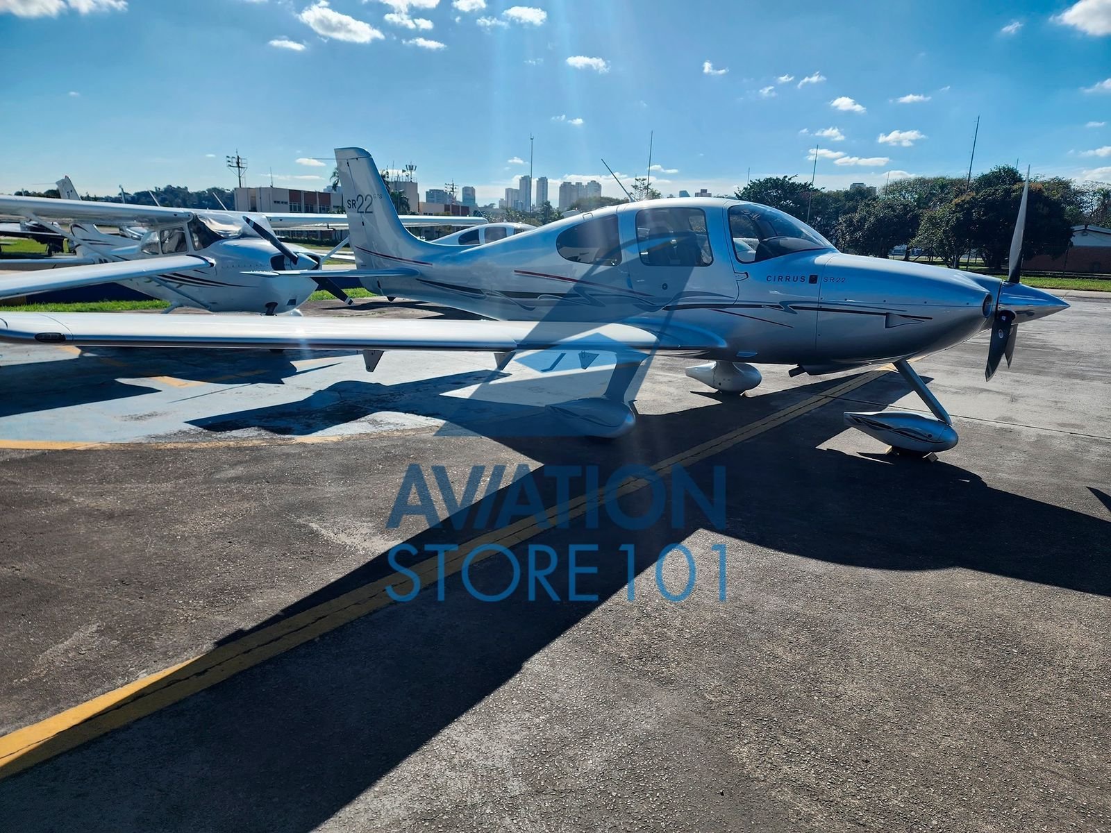 CIRRUS SR22 2010
