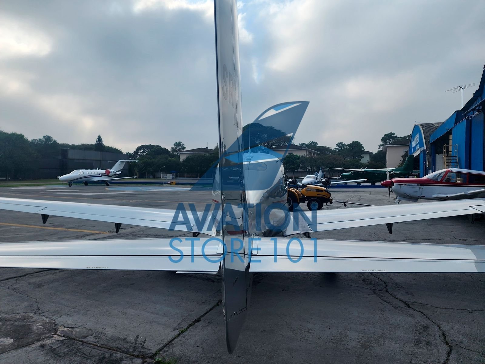 CIRRUS SR22 2010