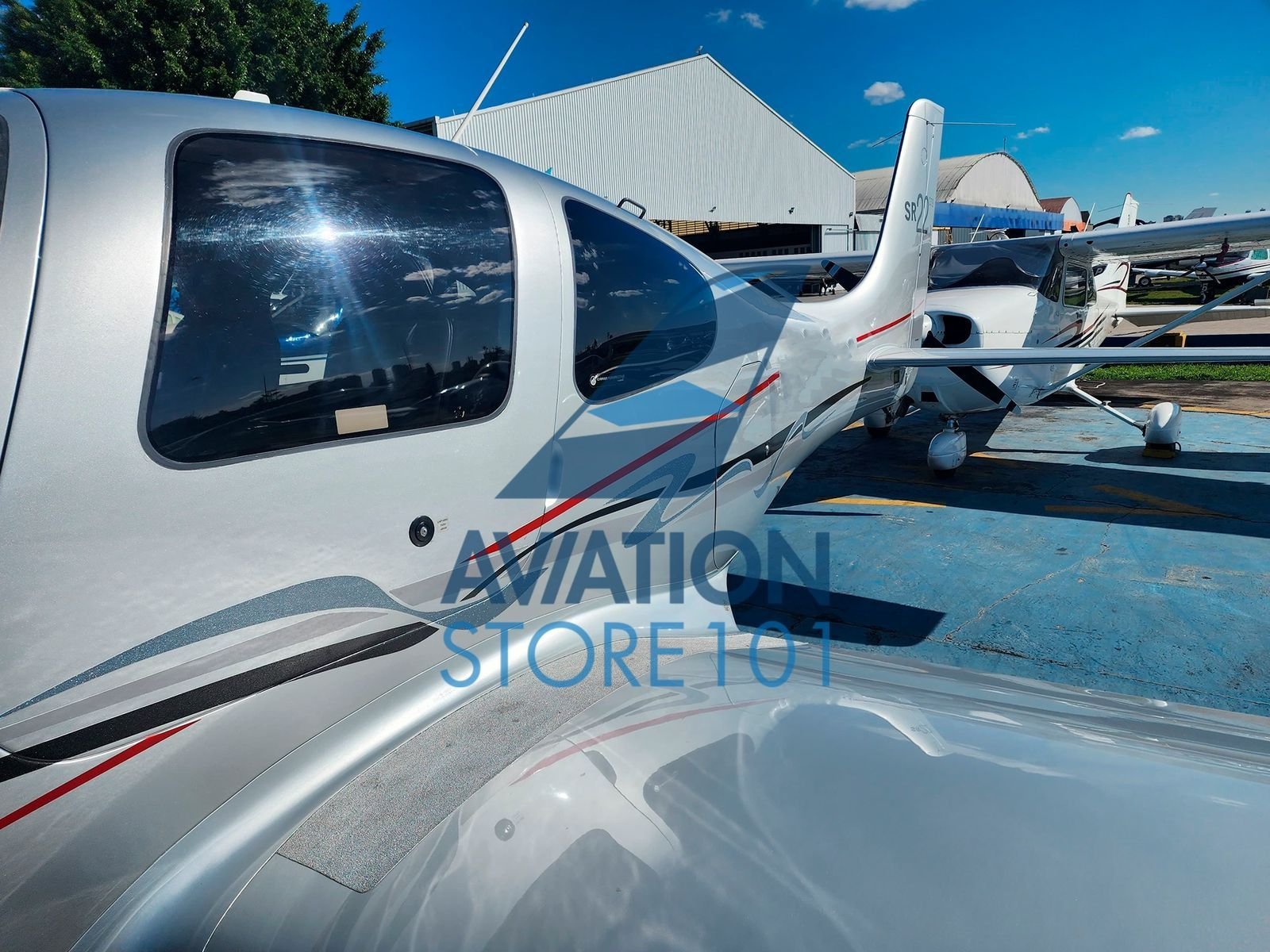 CIRRUS SR22 2010