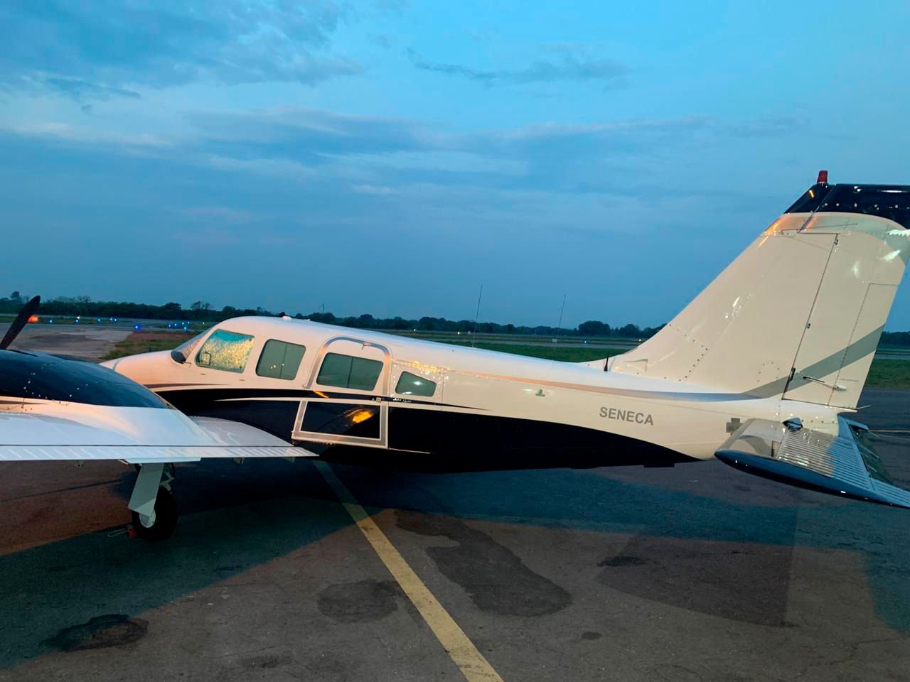 EMBRAER SENECA III EMB-810D 1989