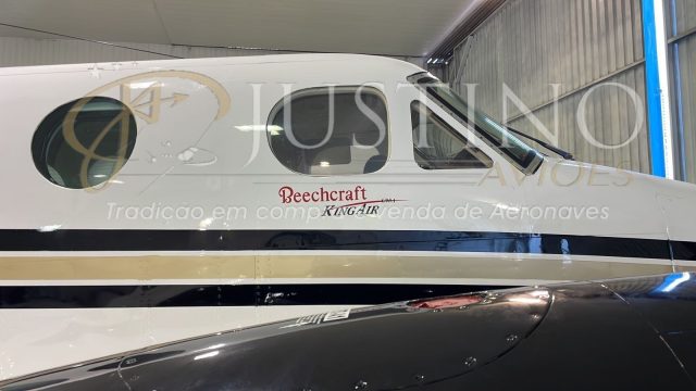 BEECHCRAFT KING AIR C90A 1988