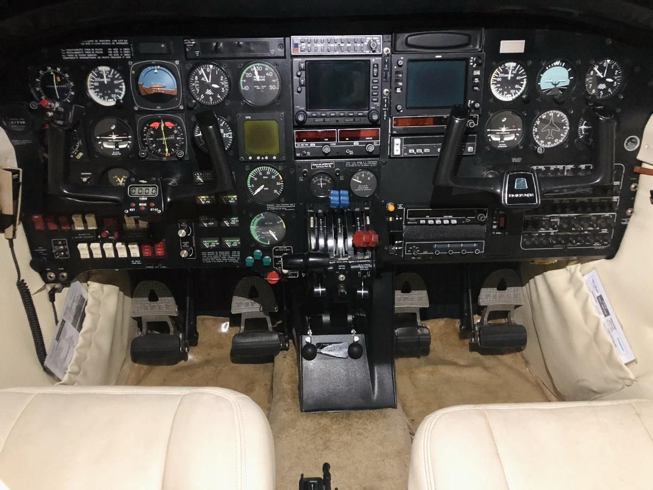 NEIVA EMB-810D SENECA III 1985