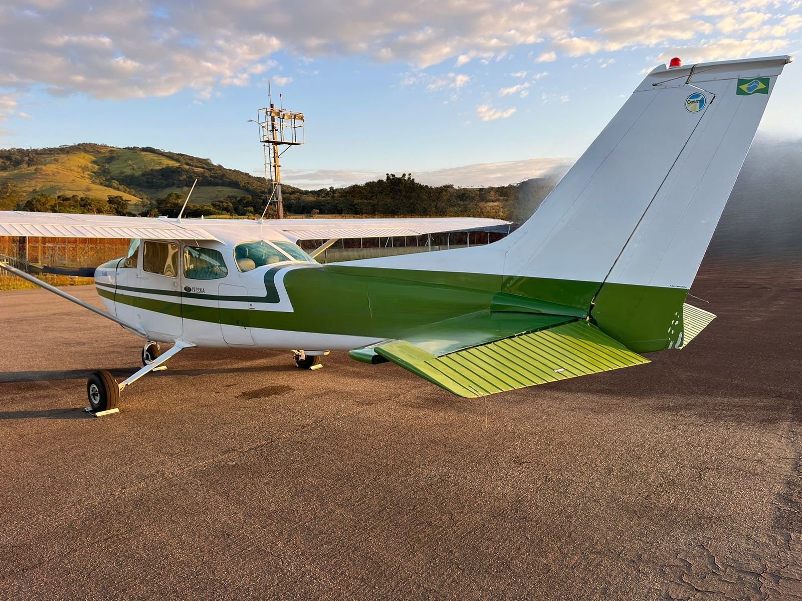 CESSNA 172M SKYHAWK 1974