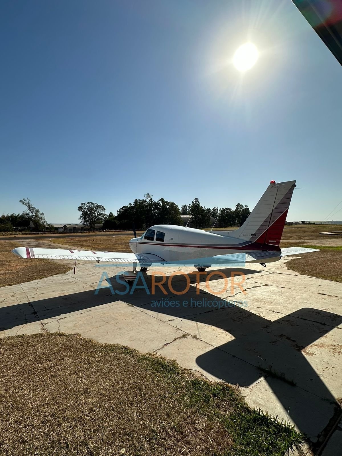 PIPER CHEROKEE PA-28-140 1974