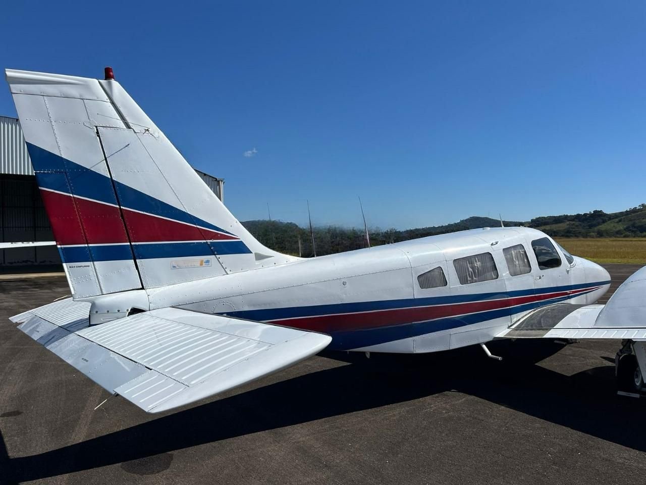 NEIVA EMB-810D SENECA III 1985