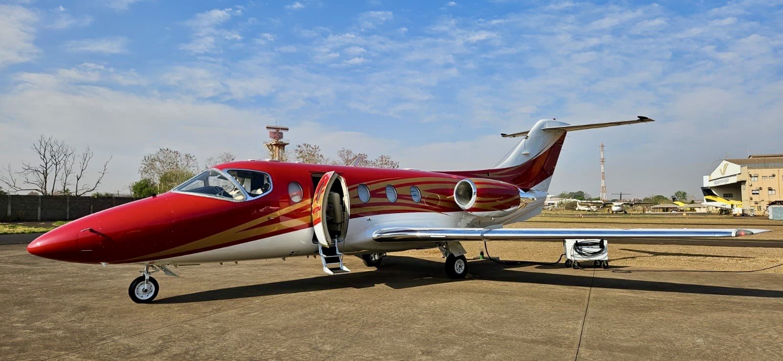 HAWKER 400XP 2005