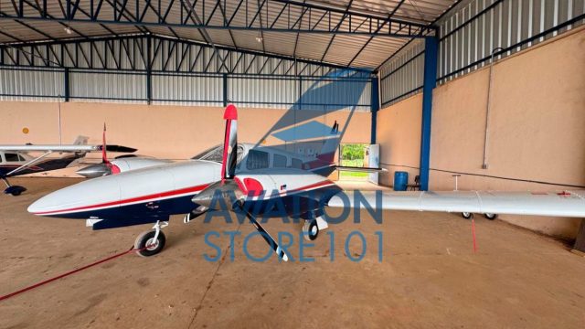 PIPER SENECA II PA-34-200T 1975