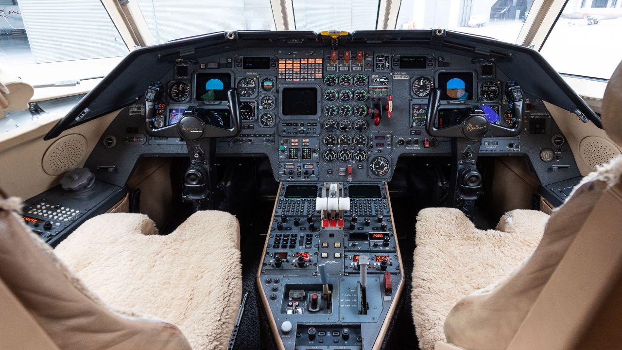 DASSAULT FALCON 900B 1990