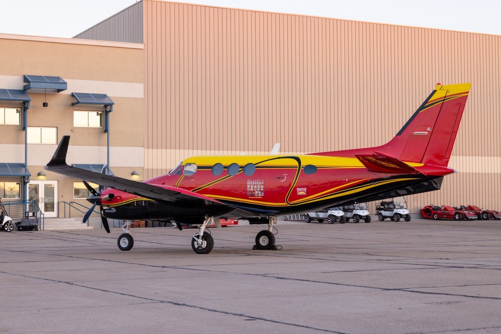 BEECHCRAFT KING AIR C90B 2004