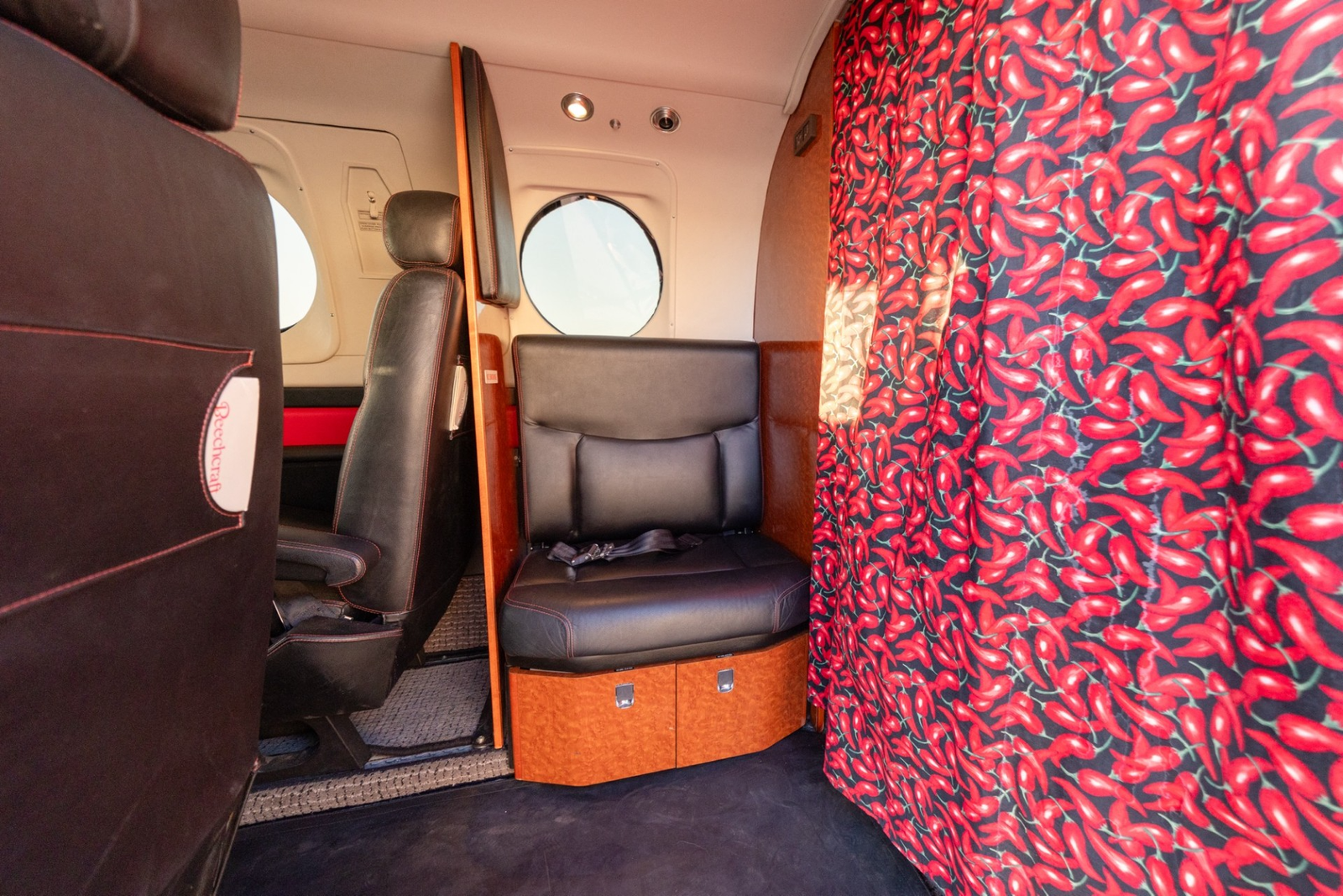 BEECHCRAFT KING AIR C90B 2004