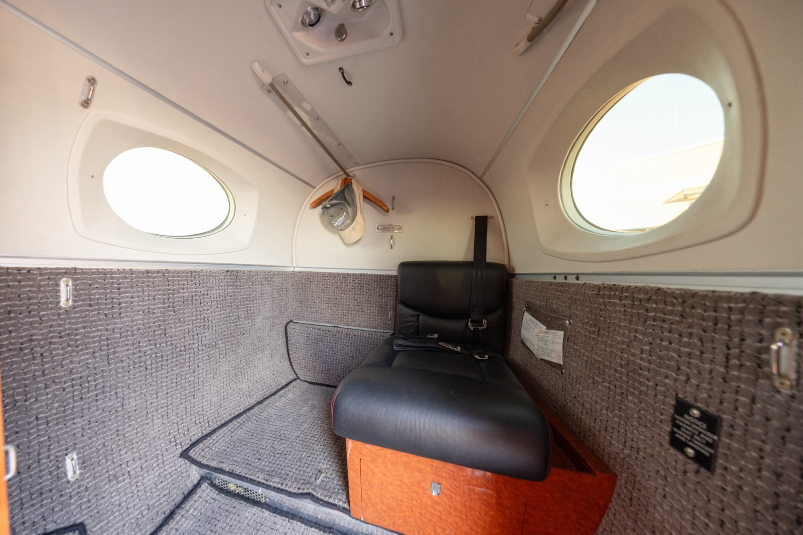 BEECHCRAFT KING AIR C90B 2004