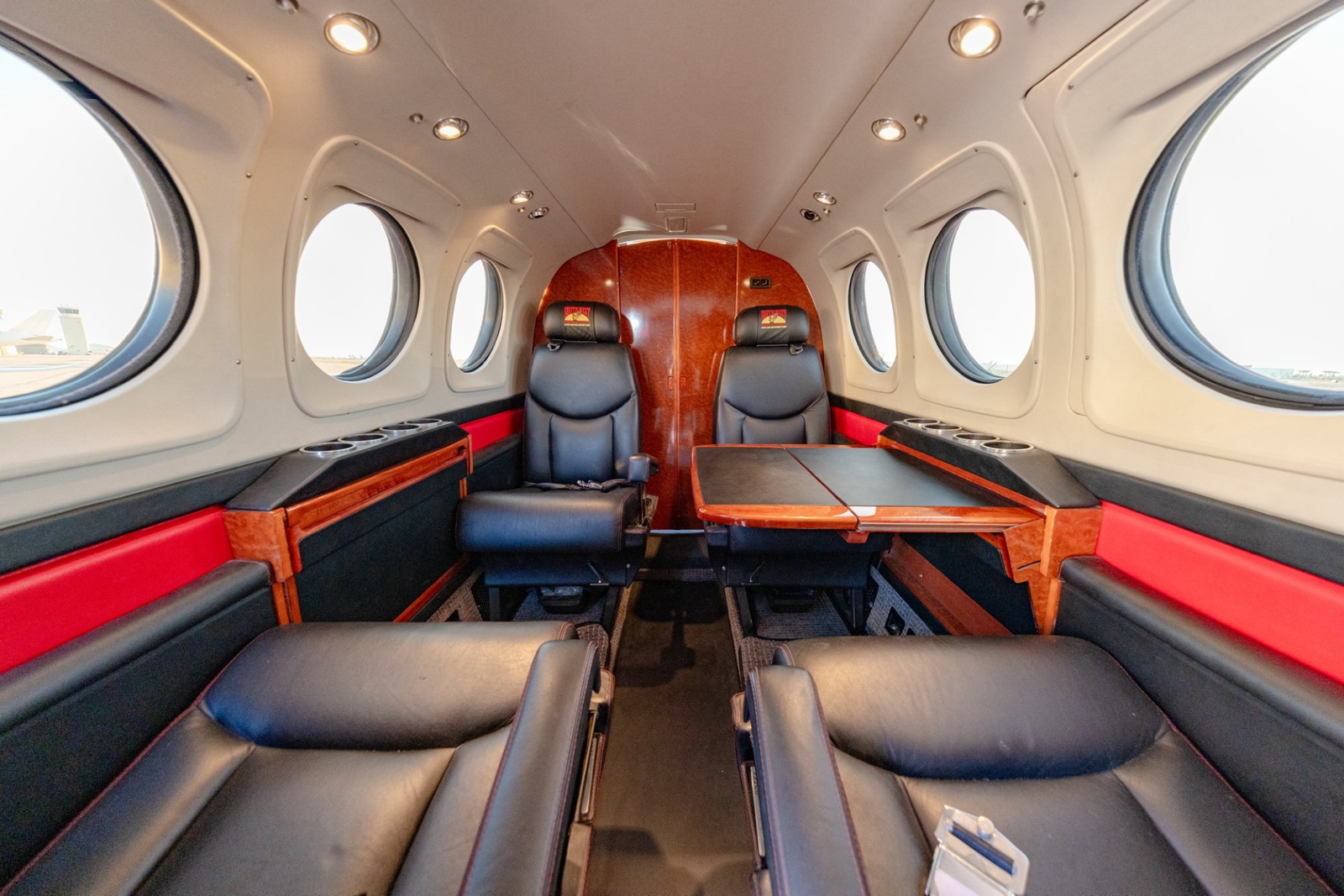 BEECHCRAFT KING AIR C90B 2004