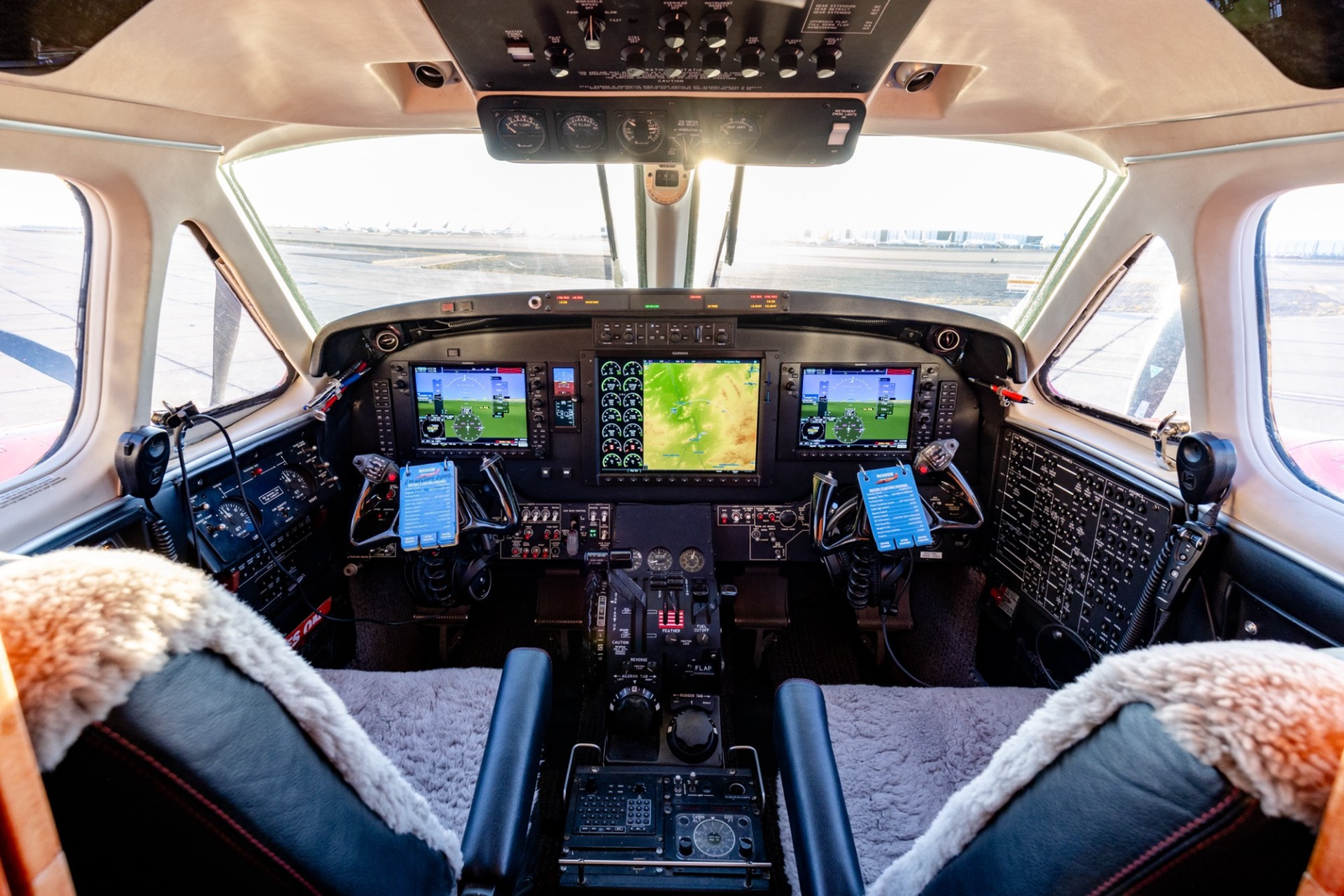 BEECHCRAFT KING AIR C90B 2004