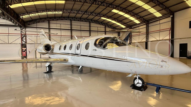 HAWKER 400XP 2010