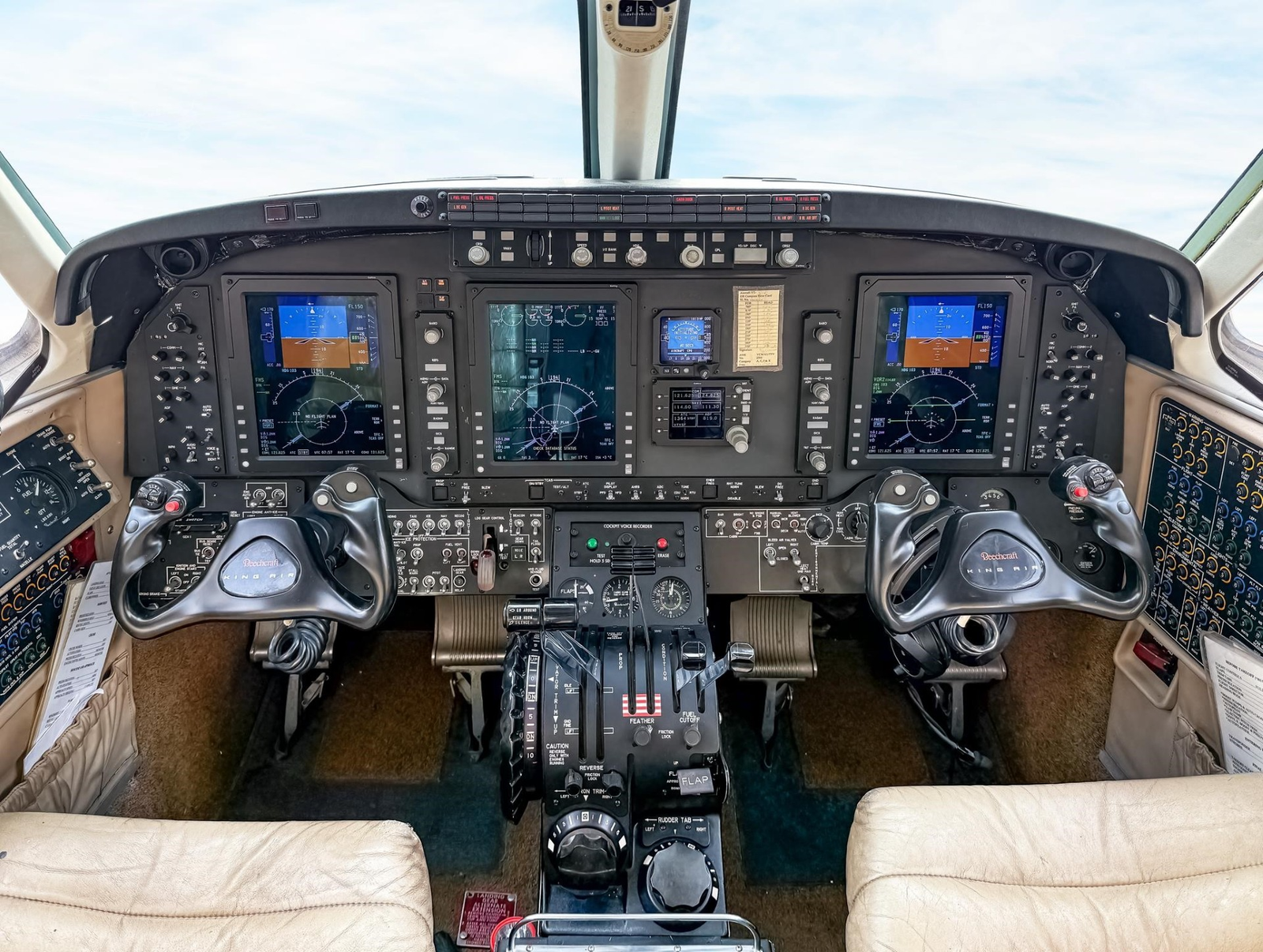 BEECHCRAFT KING AIR C90GTX 2011