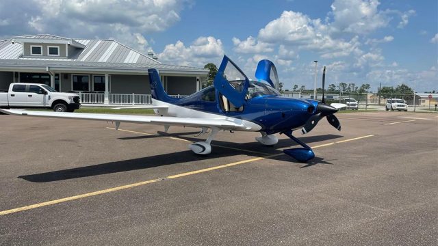 CIRRUS SR22 G3 GTS 2011