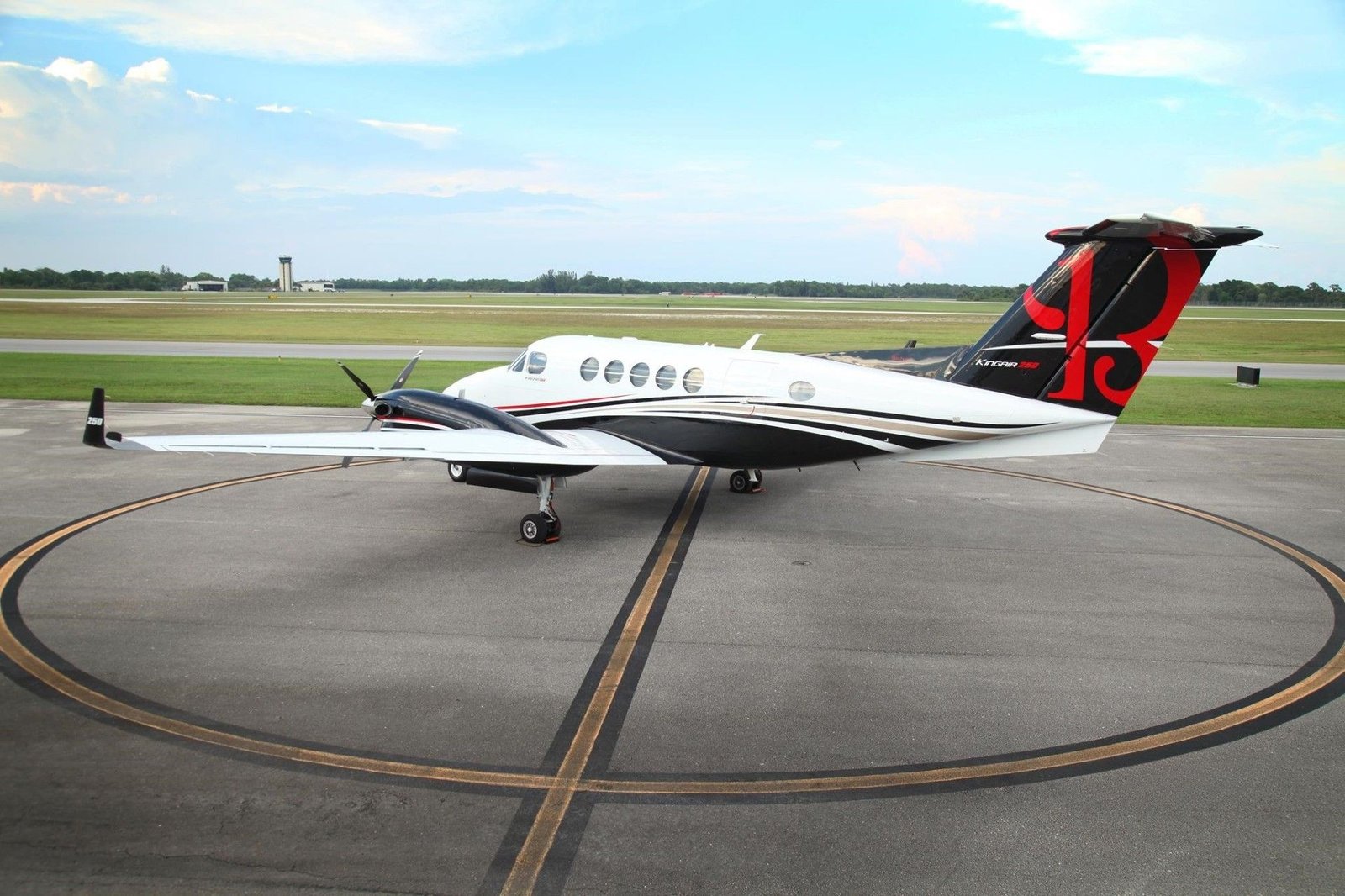 BEECHCRAFT KING AIR 250 2016
