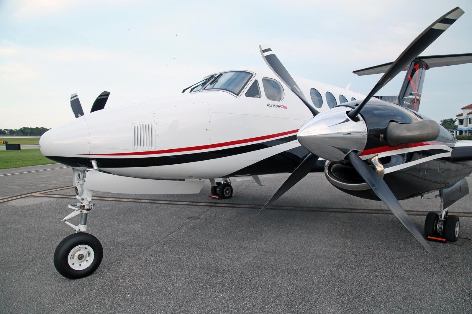 BEECHCRAFT KING AIR 250 2016