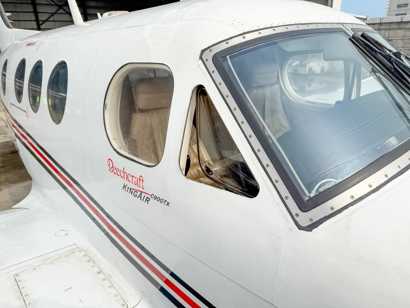 BEECHCRAFT KING AIR C90GTX 2011