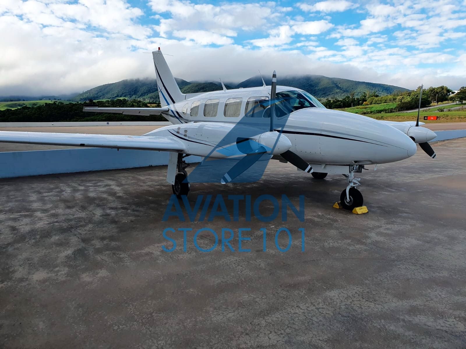 COTA PIPER NAVAJO PA-31-310 1973