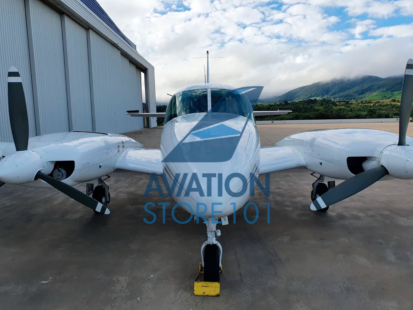 COTA PIPER NAVAJO PA-31-310 1973