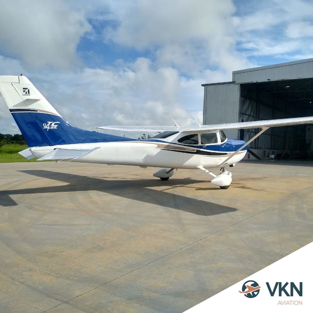 CESSNA SKYLANE 182T 2004