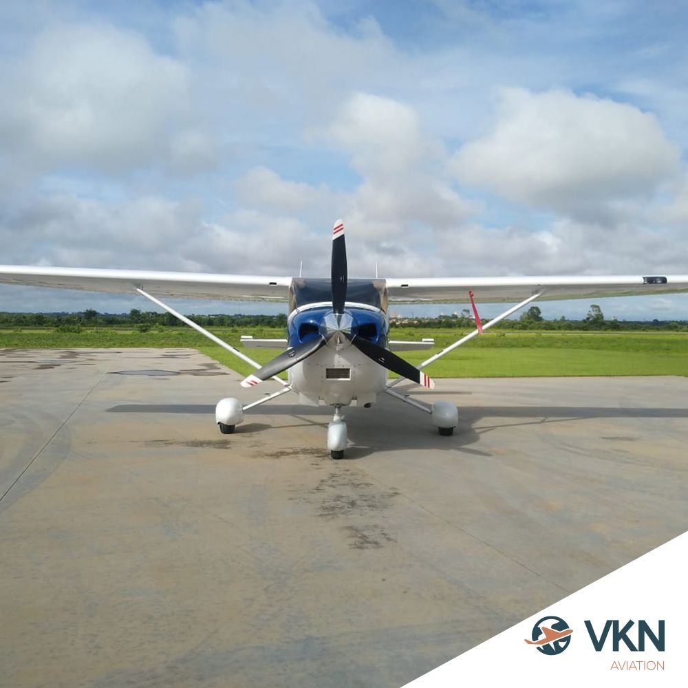 CESSNA SKYLANE 182T 2004